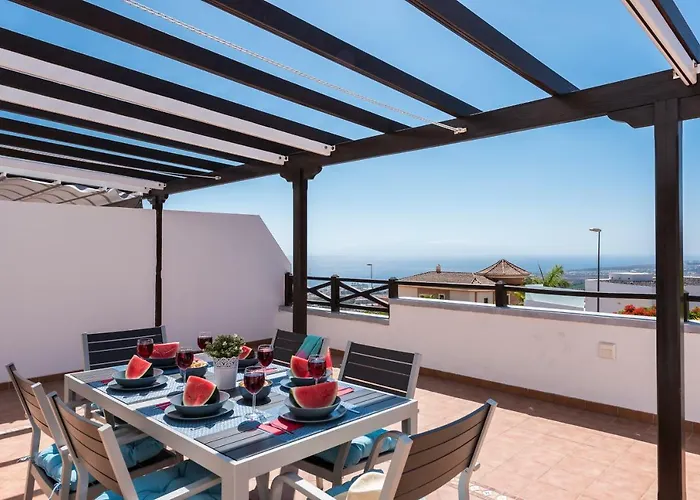 1 CHARMING VILLA Private Garden Pool, Bbq!